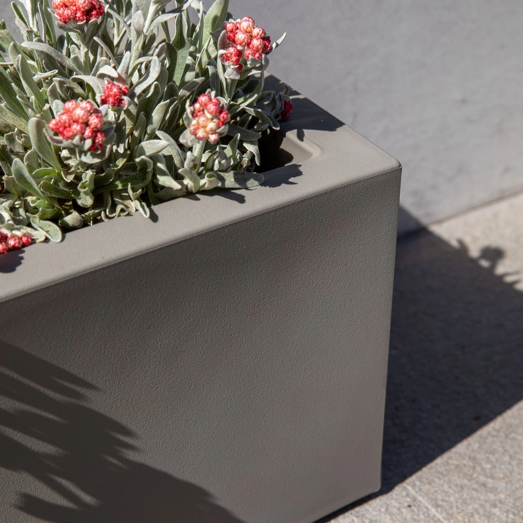 block trough planter - Image 16