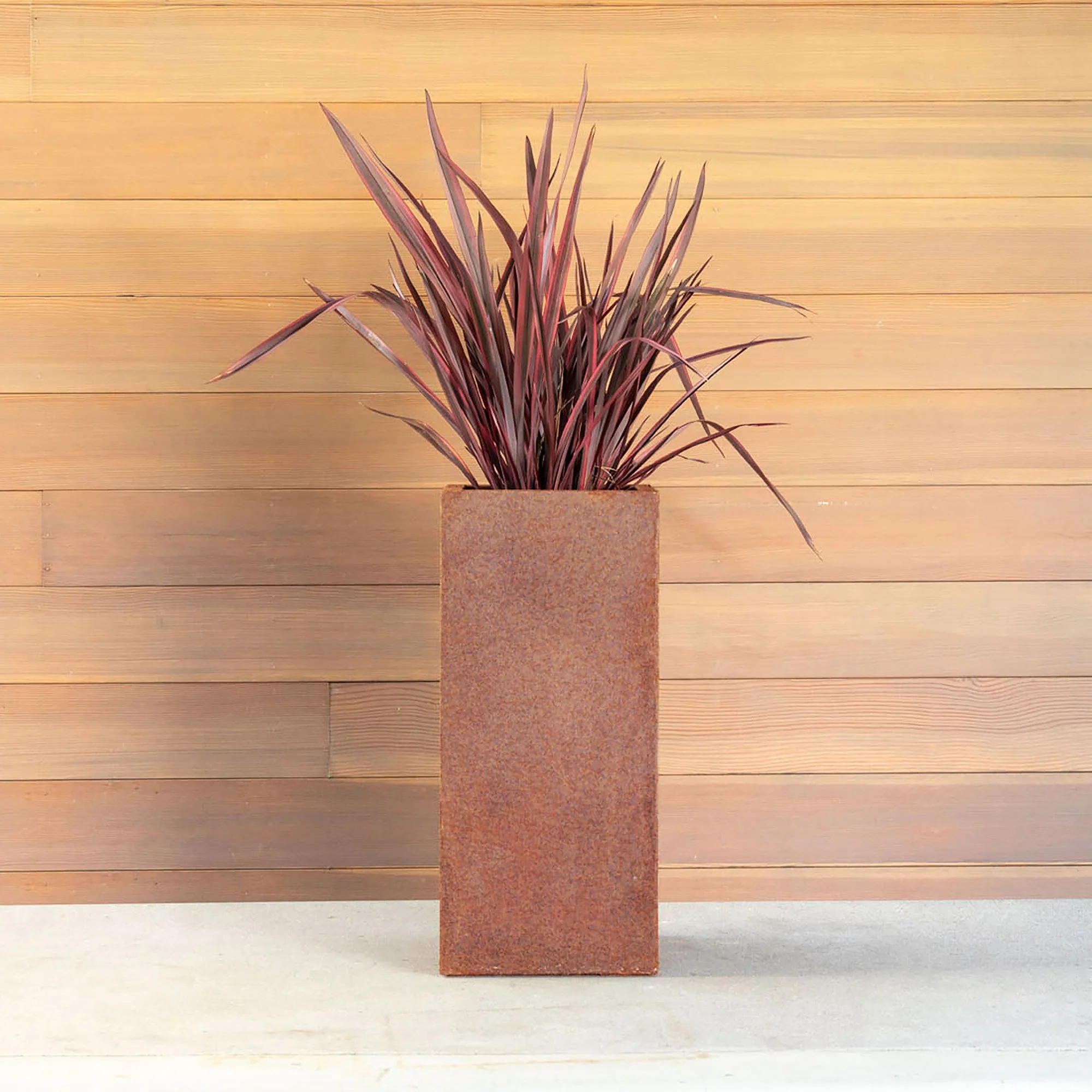 corten pedestal planter - Image 18