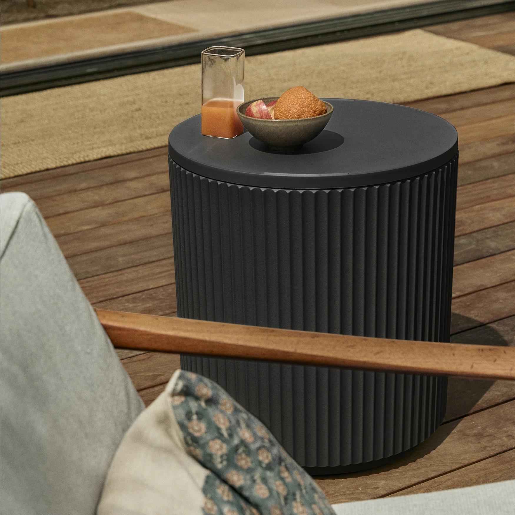 demi chill side table - Image 28