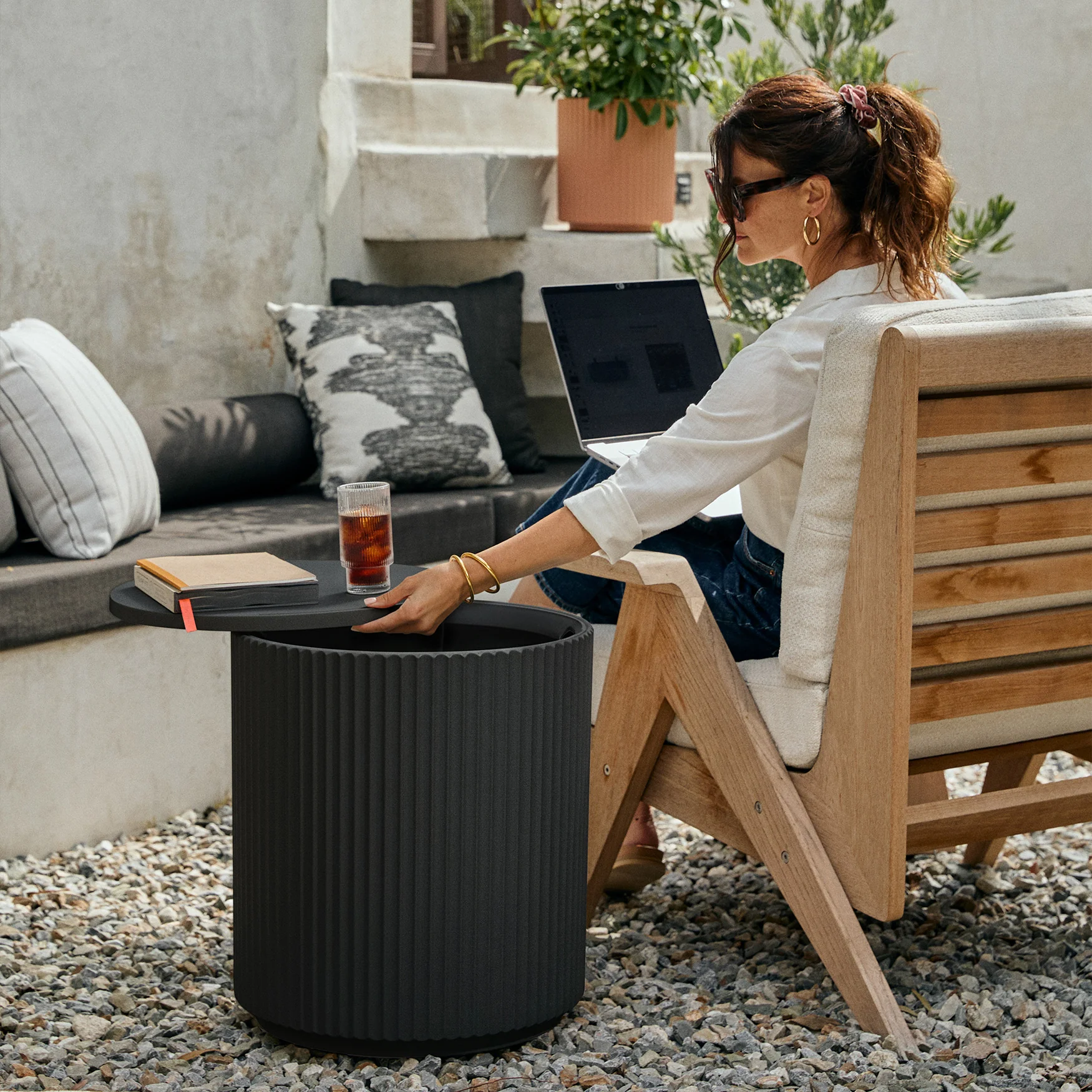 demi chill side table - Image 29