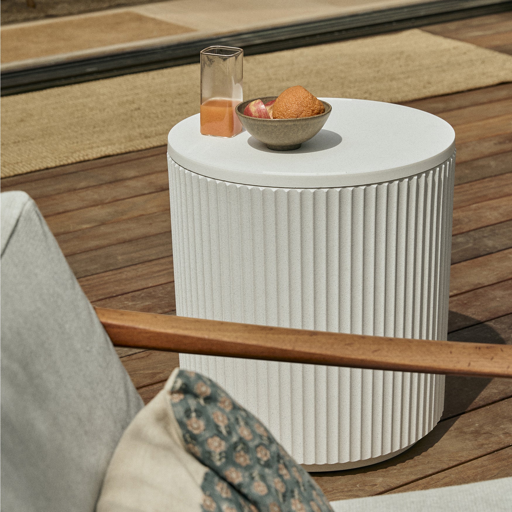 demi chill side table - Image 90