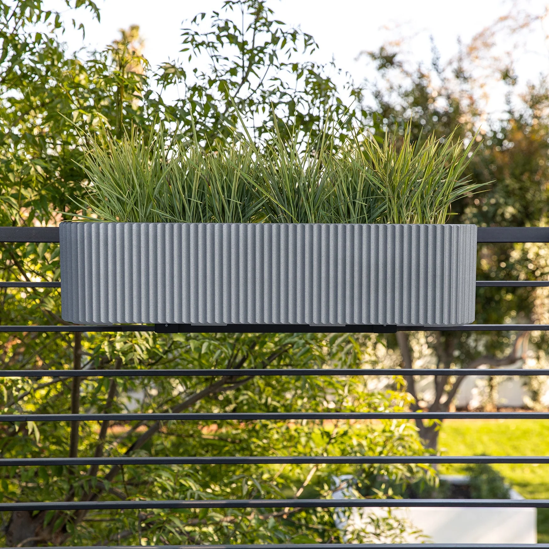 demi railing planter - Image 71