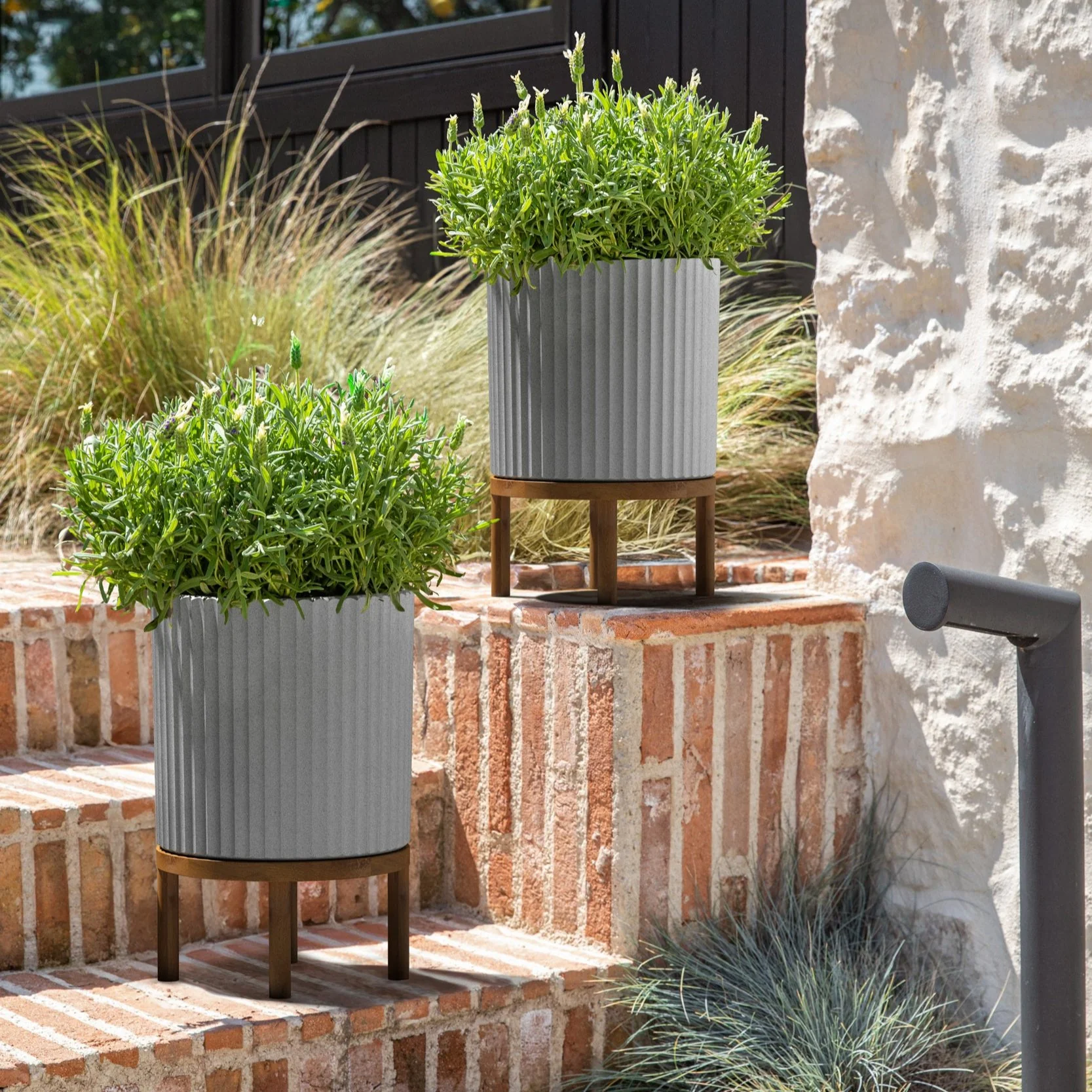 demi raised planter - Image 116