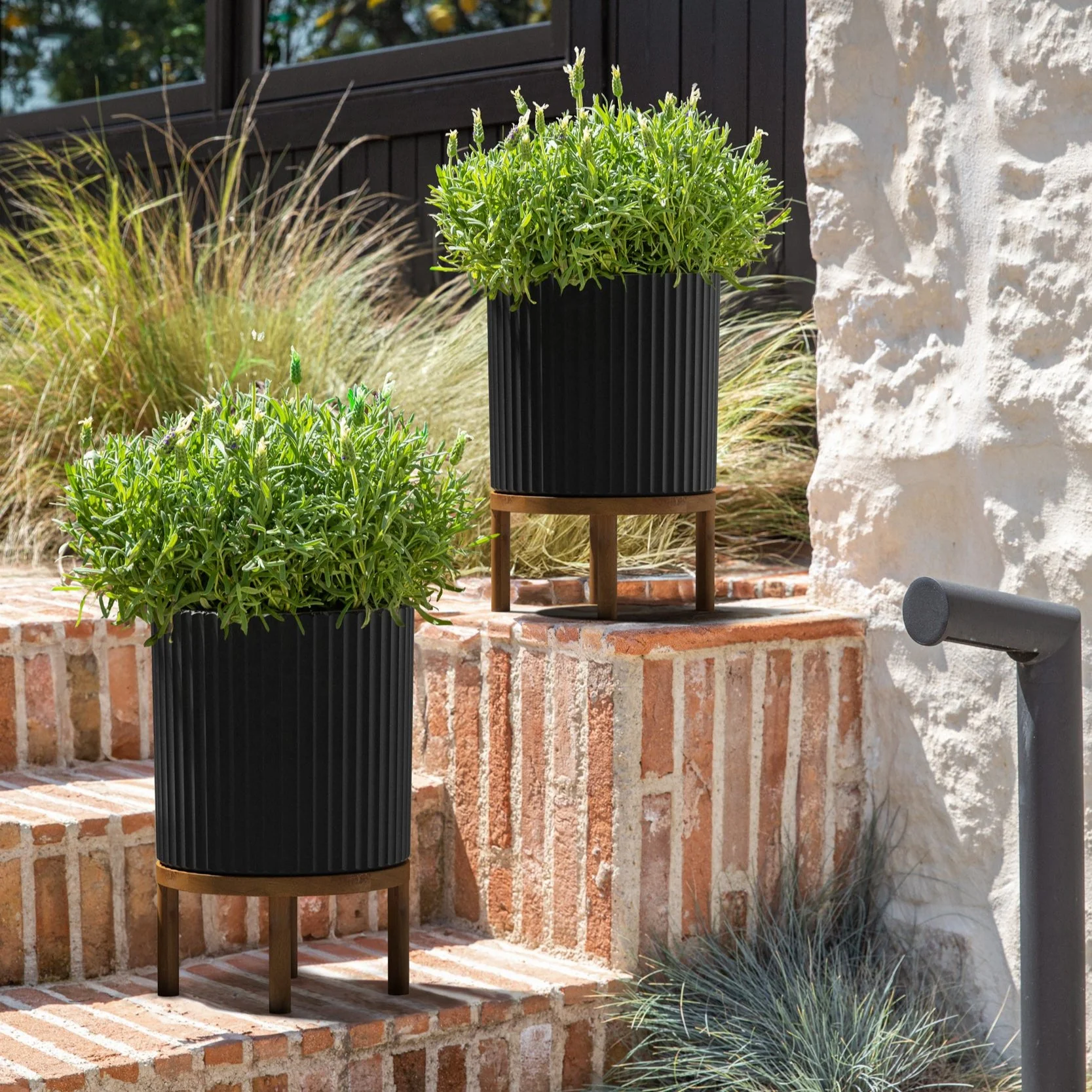 demi raised planter - Image 63
