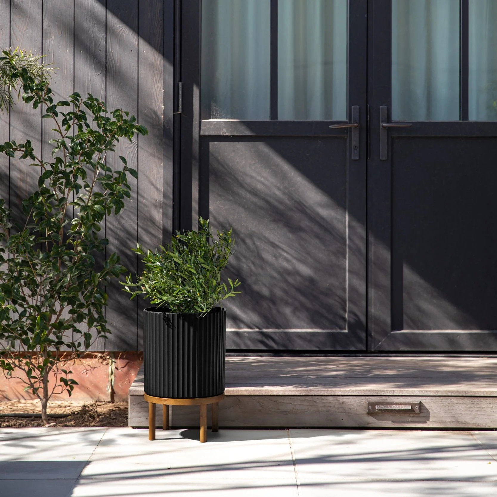 demi raised planter - Image 65