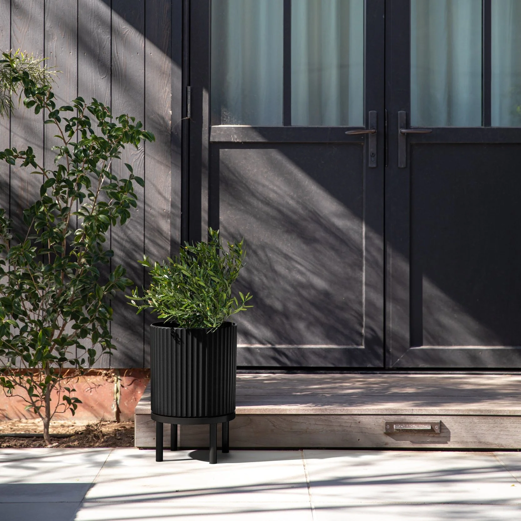 demi raised planter - Image 72