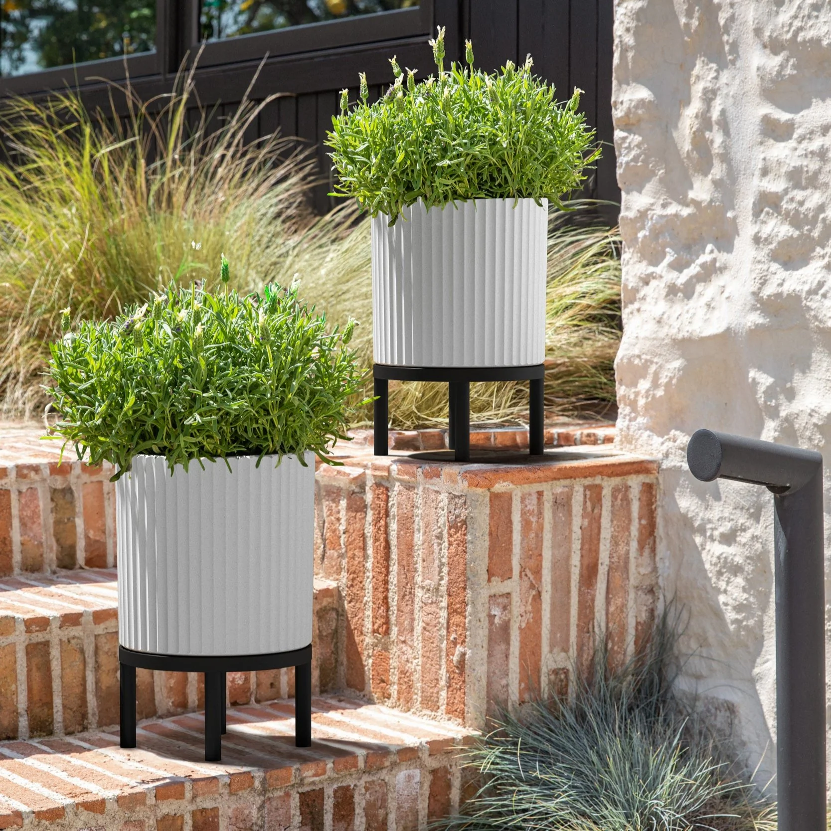 demi raised planter - Image 74