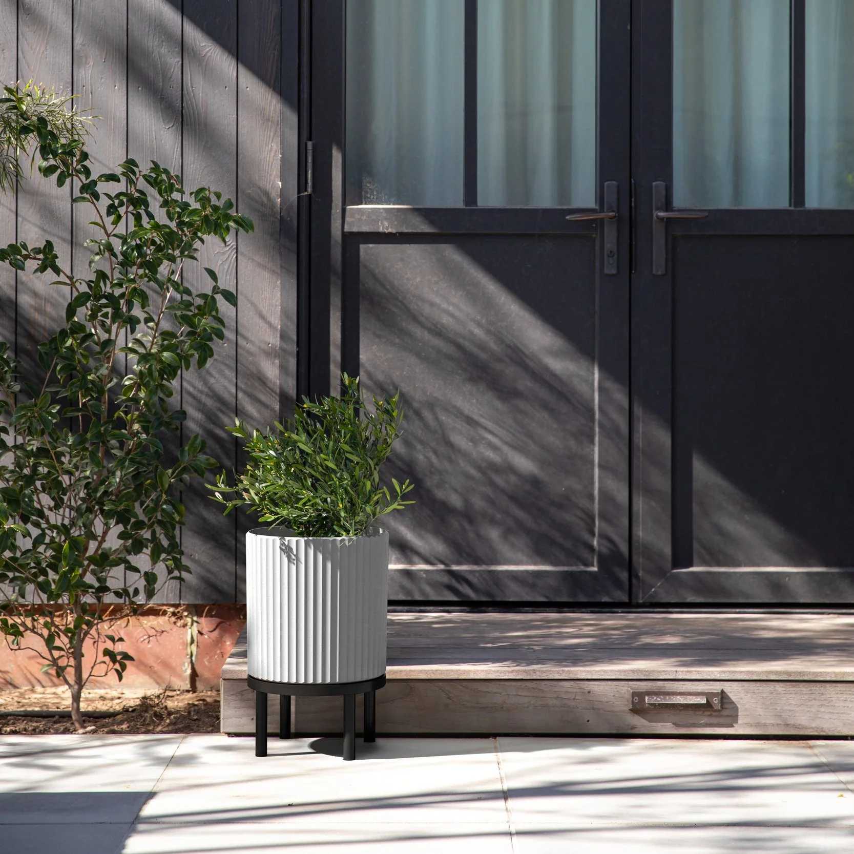demi raised planter - Image 75