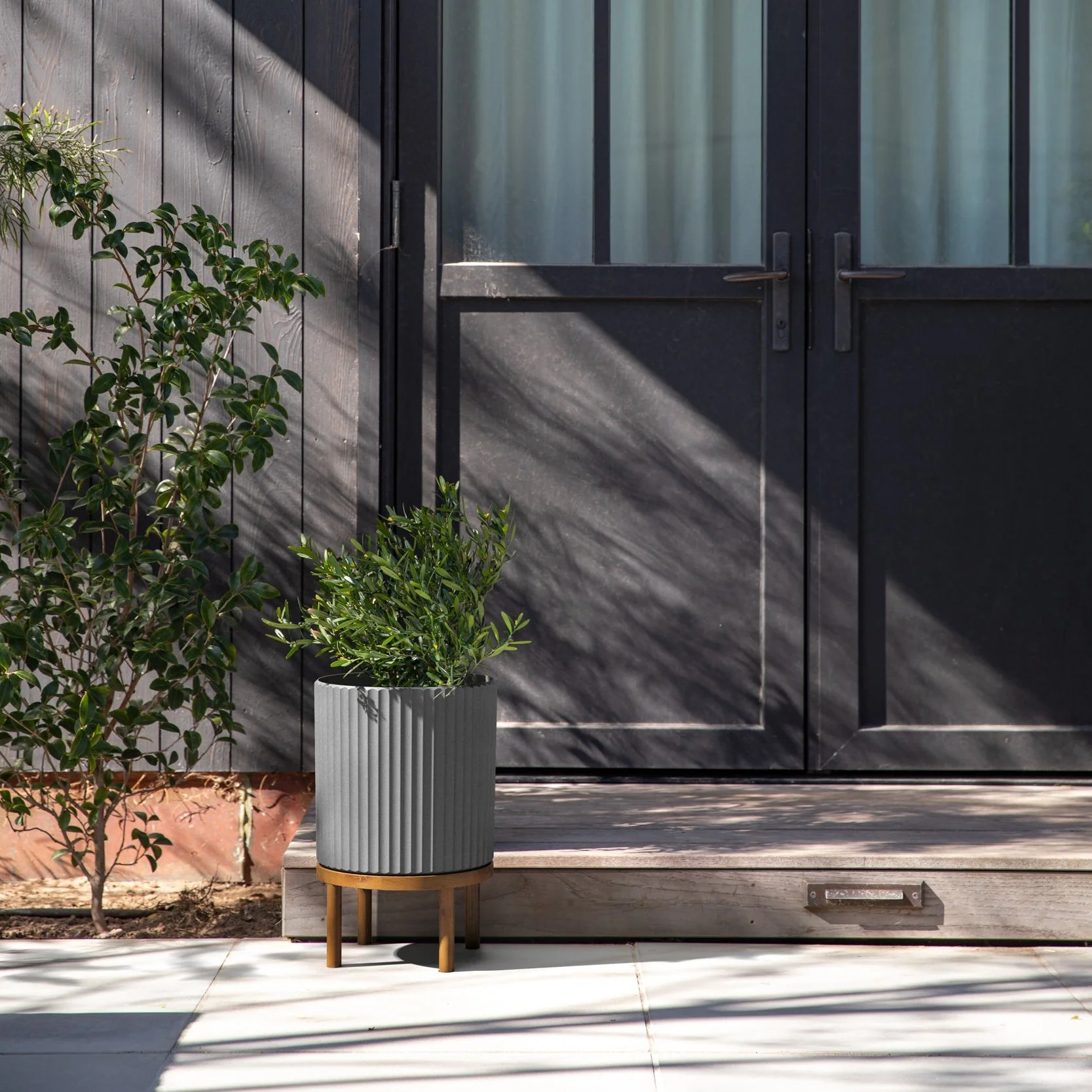 demi raised planter - Image 94