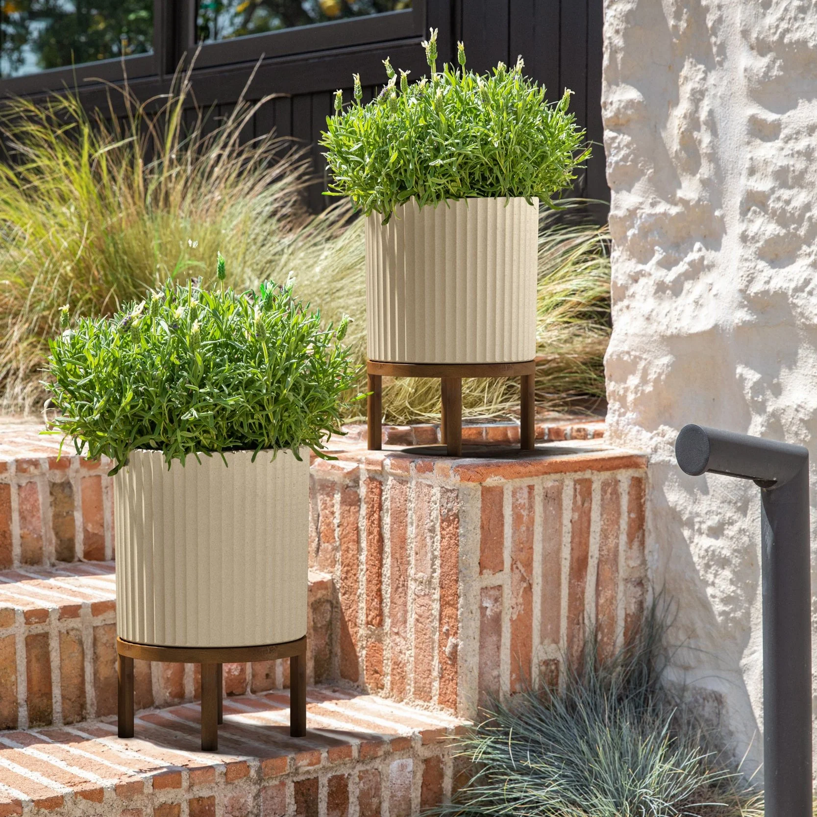 demi raised planter - Image 99