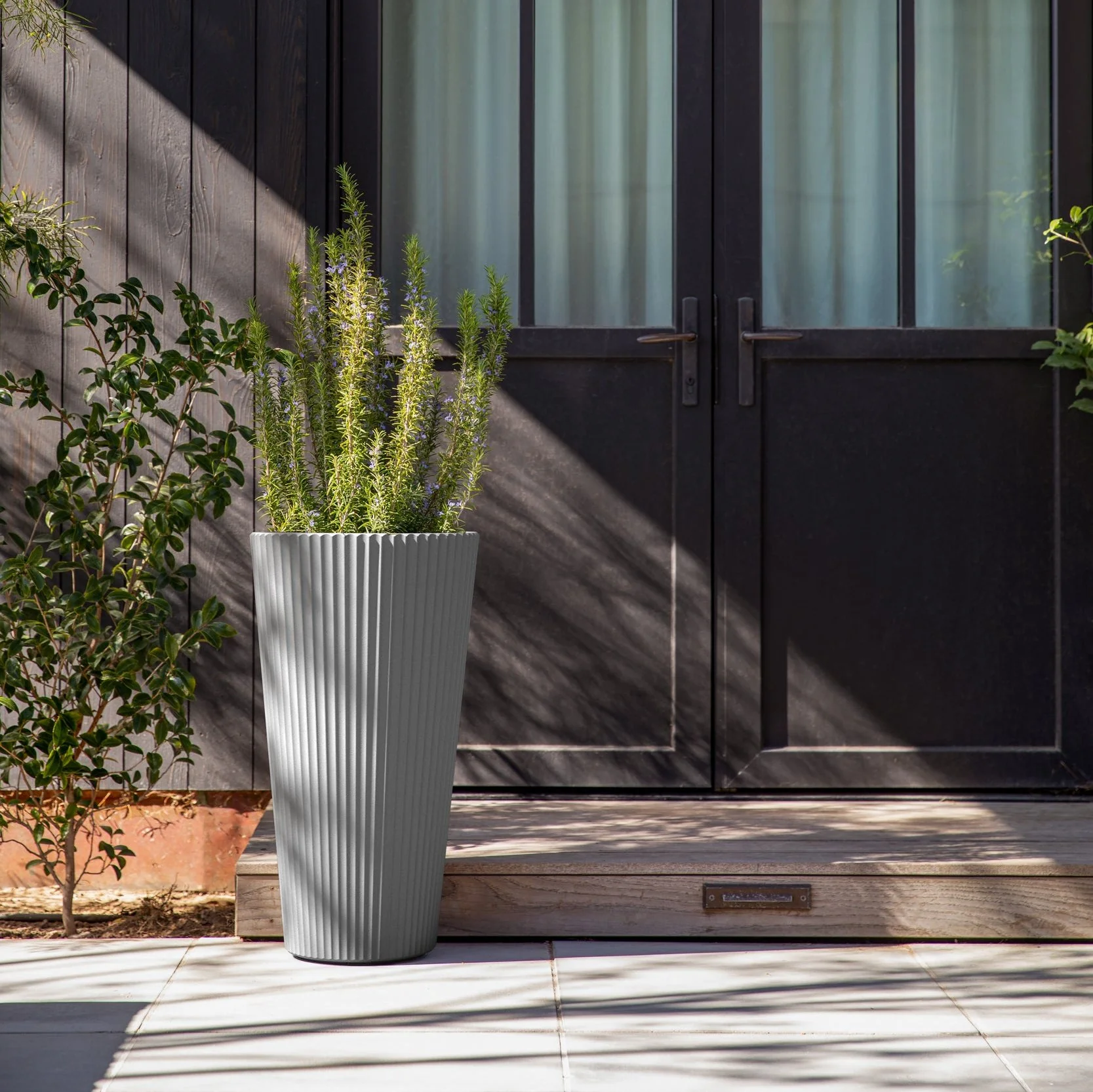 demi tall planter - Image 22