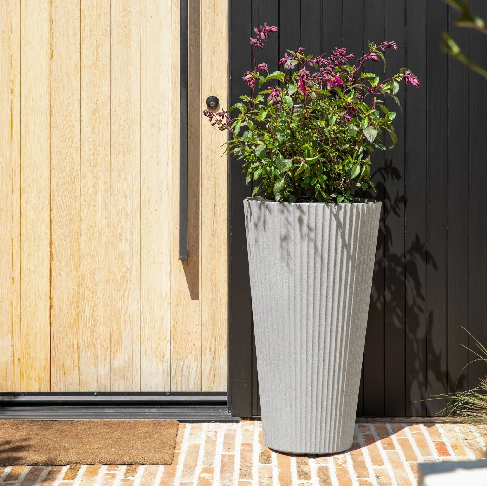 demi tall planter - Image 29