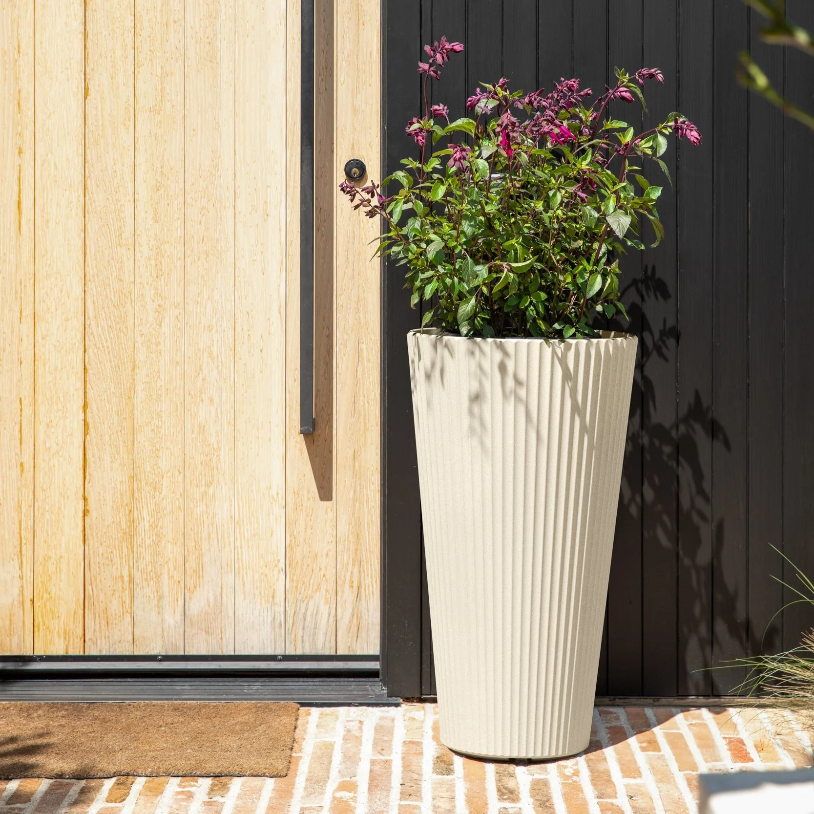 demi tall planter - Image 36