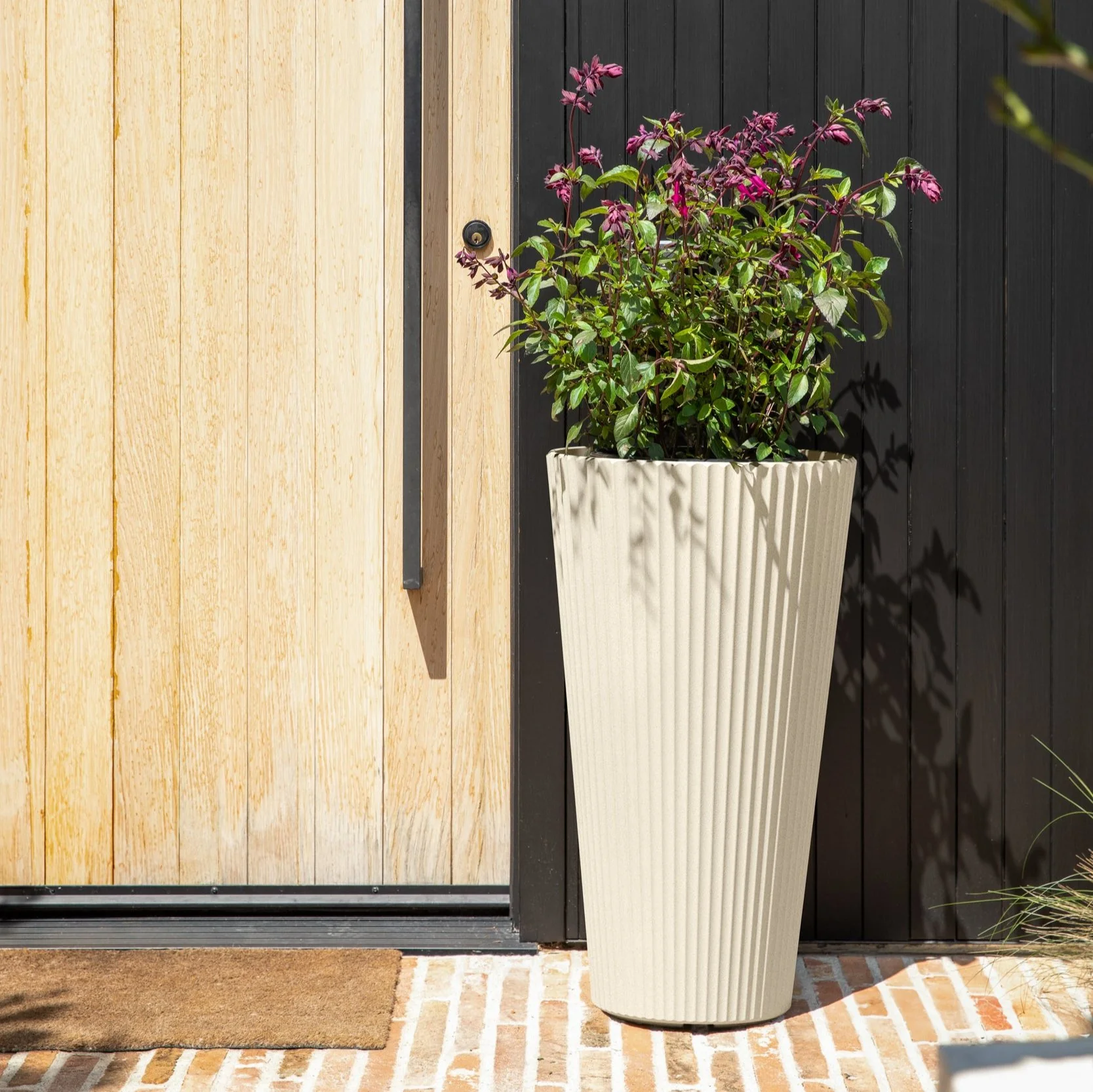 demi tall planter - Image 43