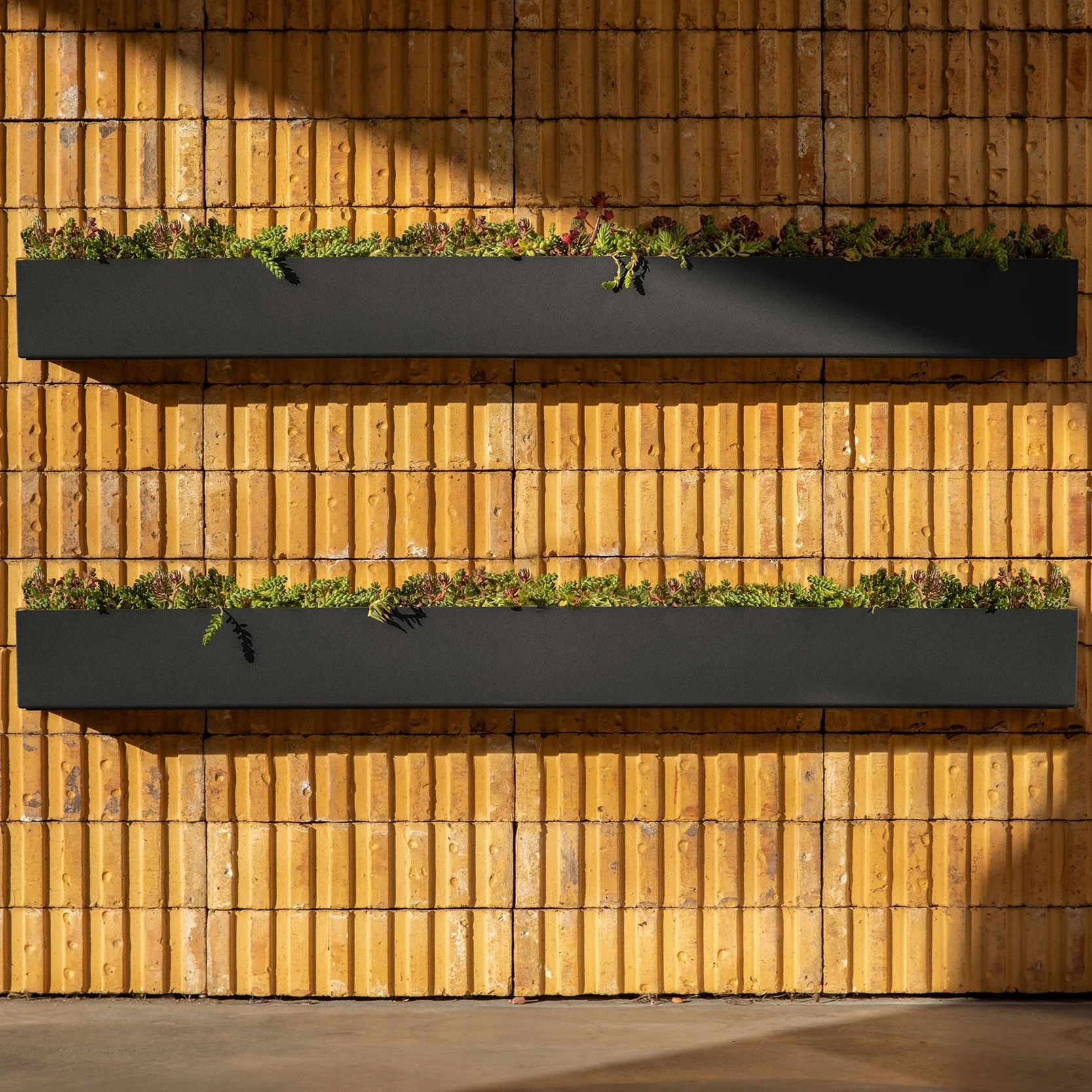 geo hanging trough planter - Image 14