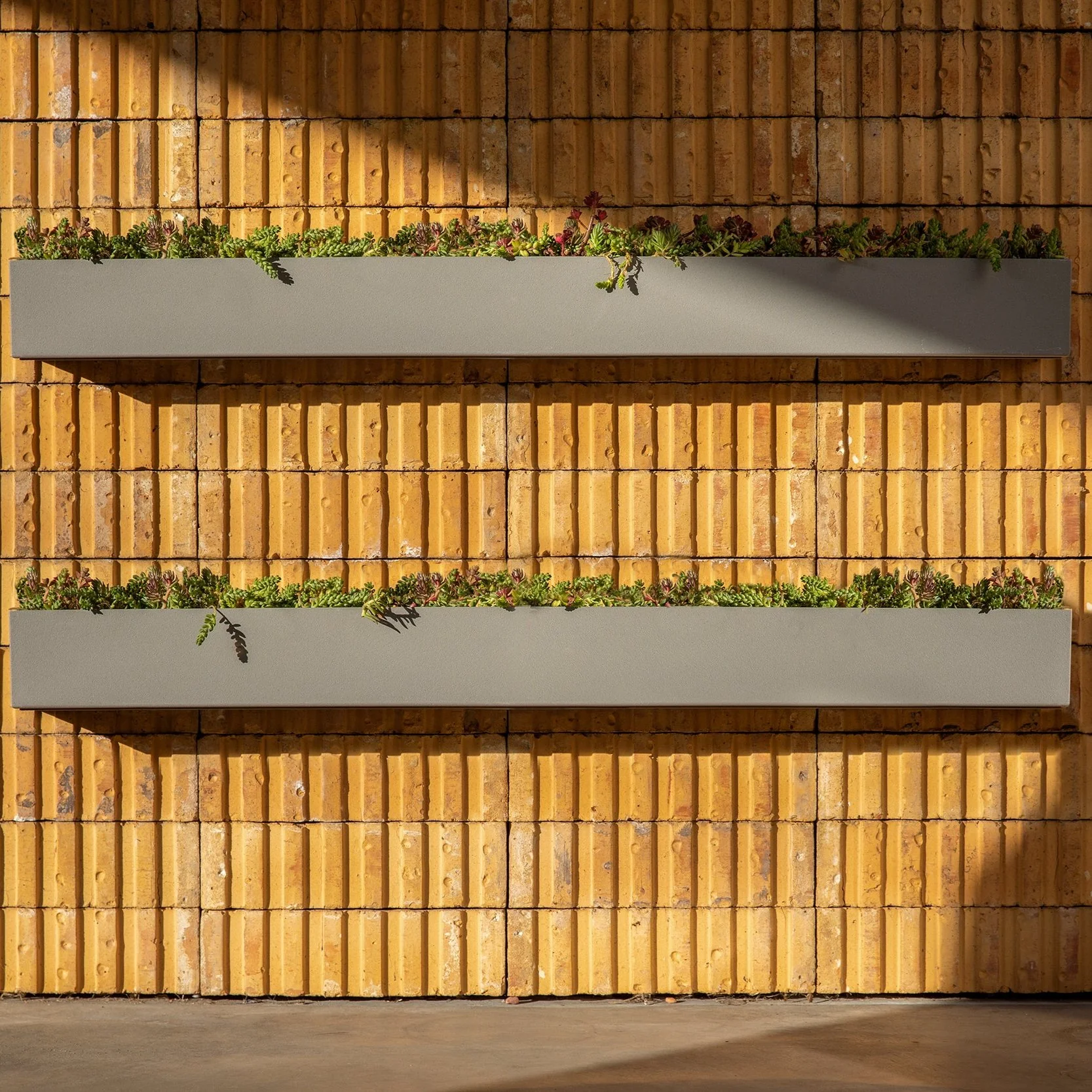 geo hanging trough planter - Image 26