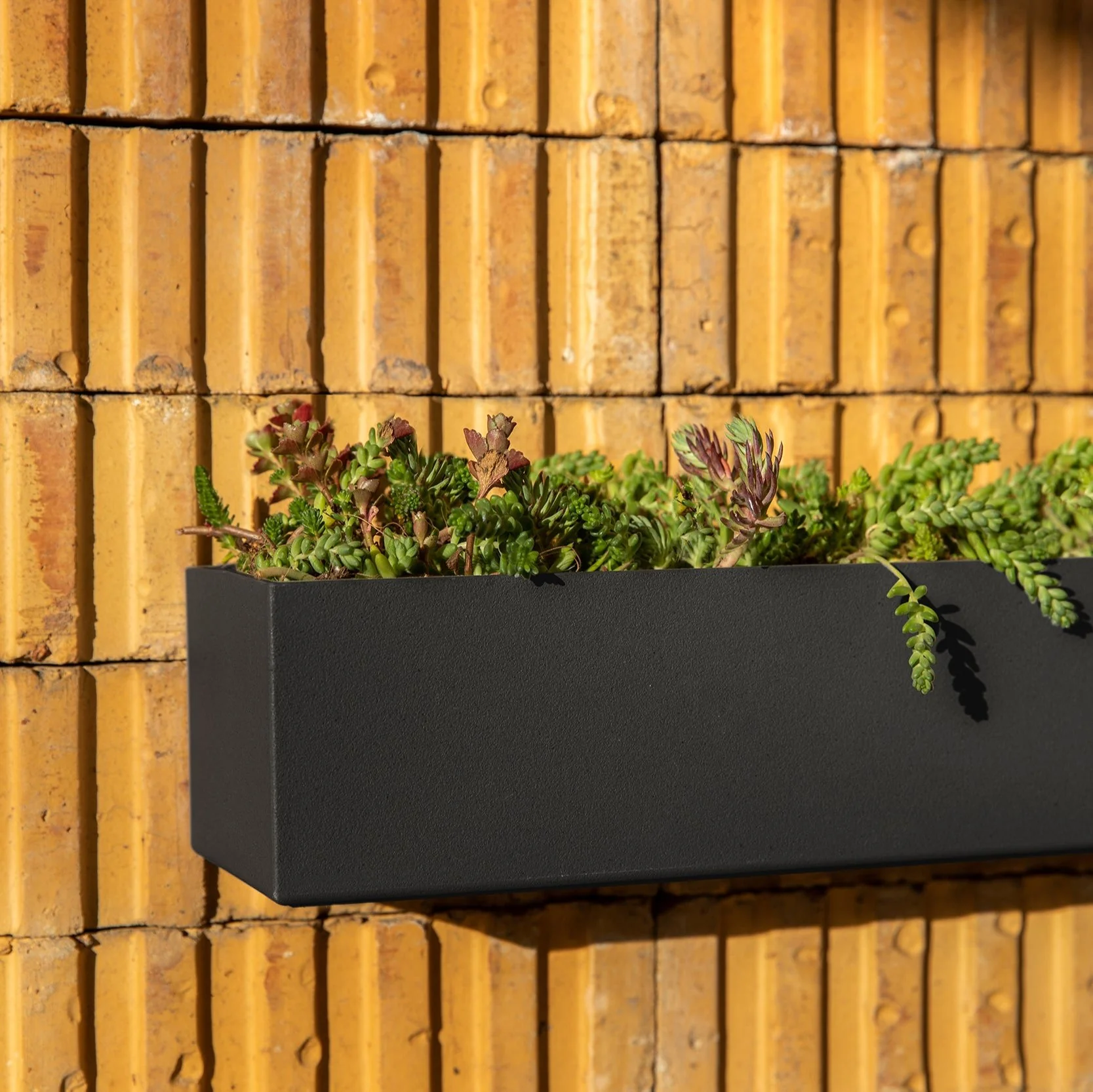 geo hanging trough planter - Image 3