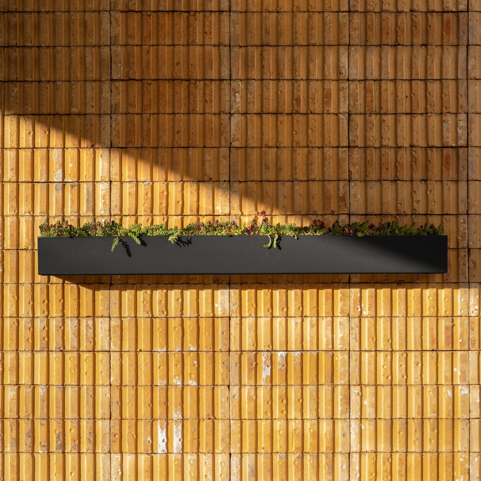 geo hanging trough planter - Image 8