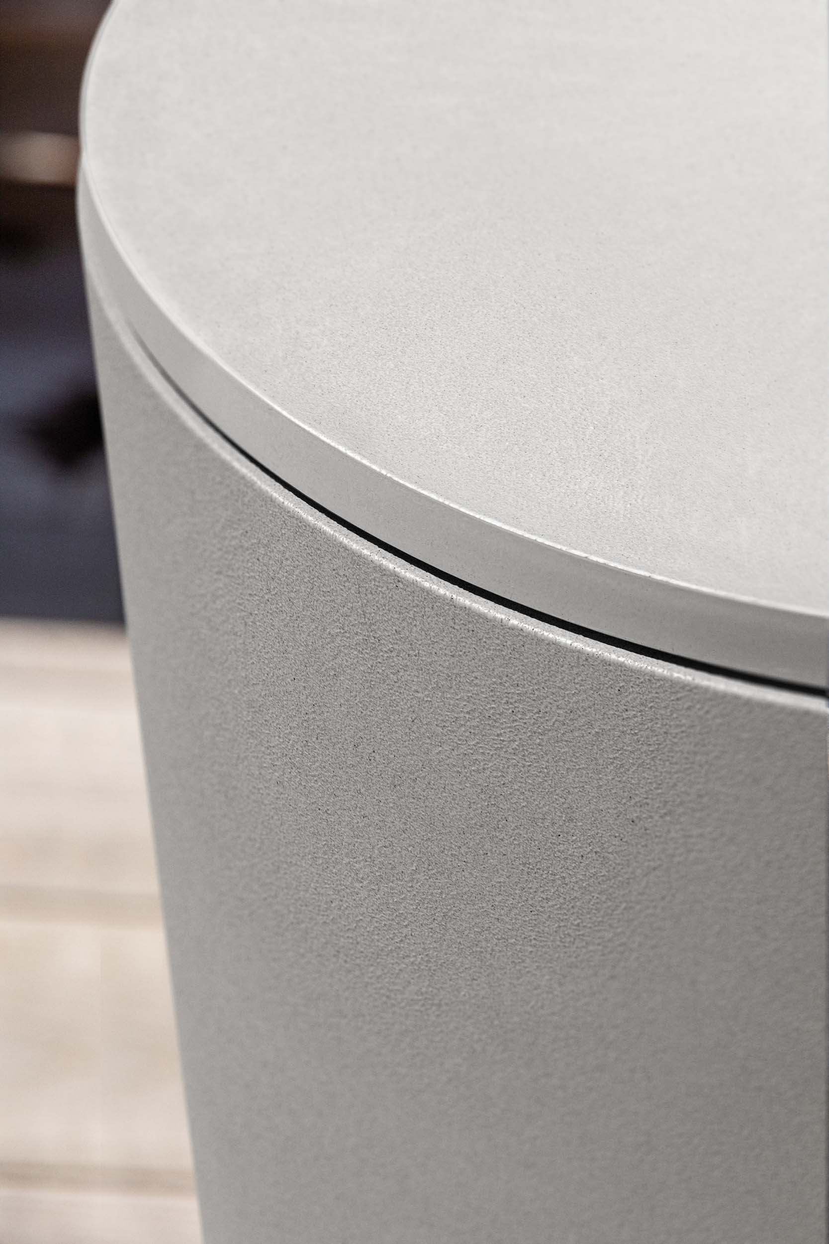 kona chill side table - Image 16