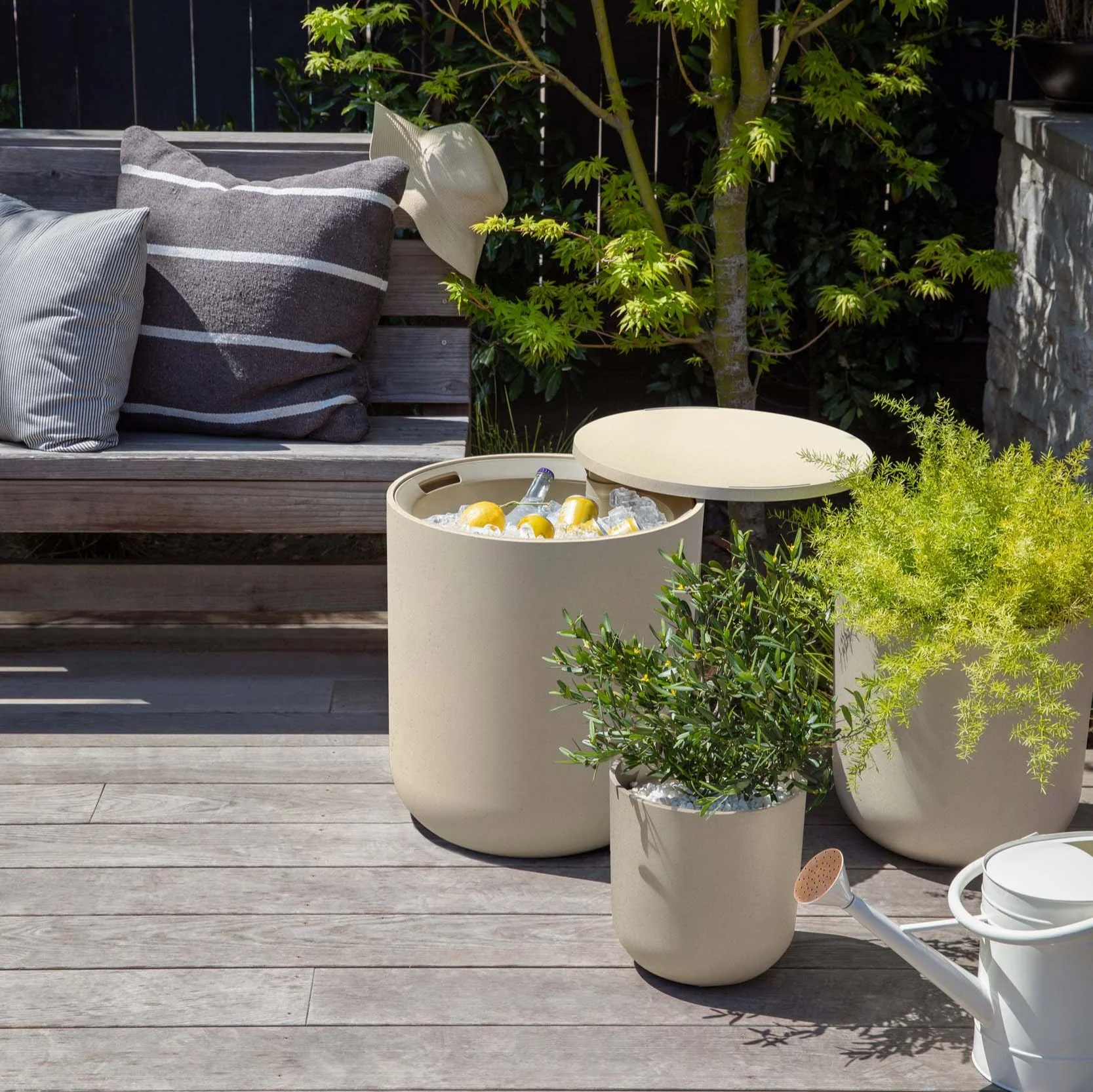 kona chill side table - Image 24