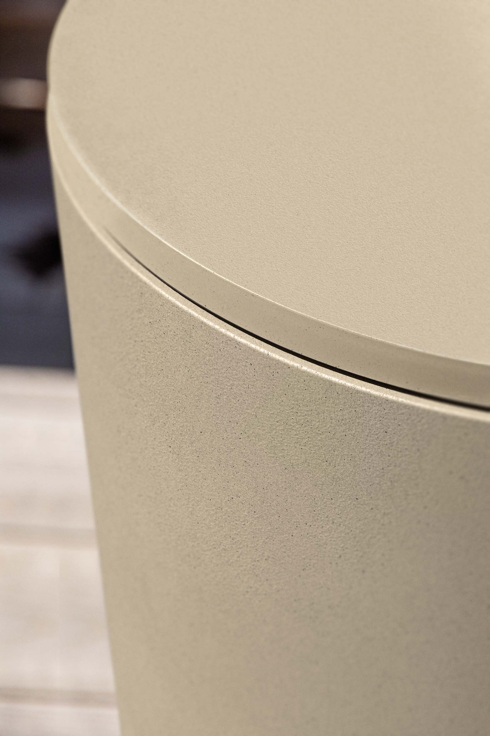 kona chill side table - Image 28