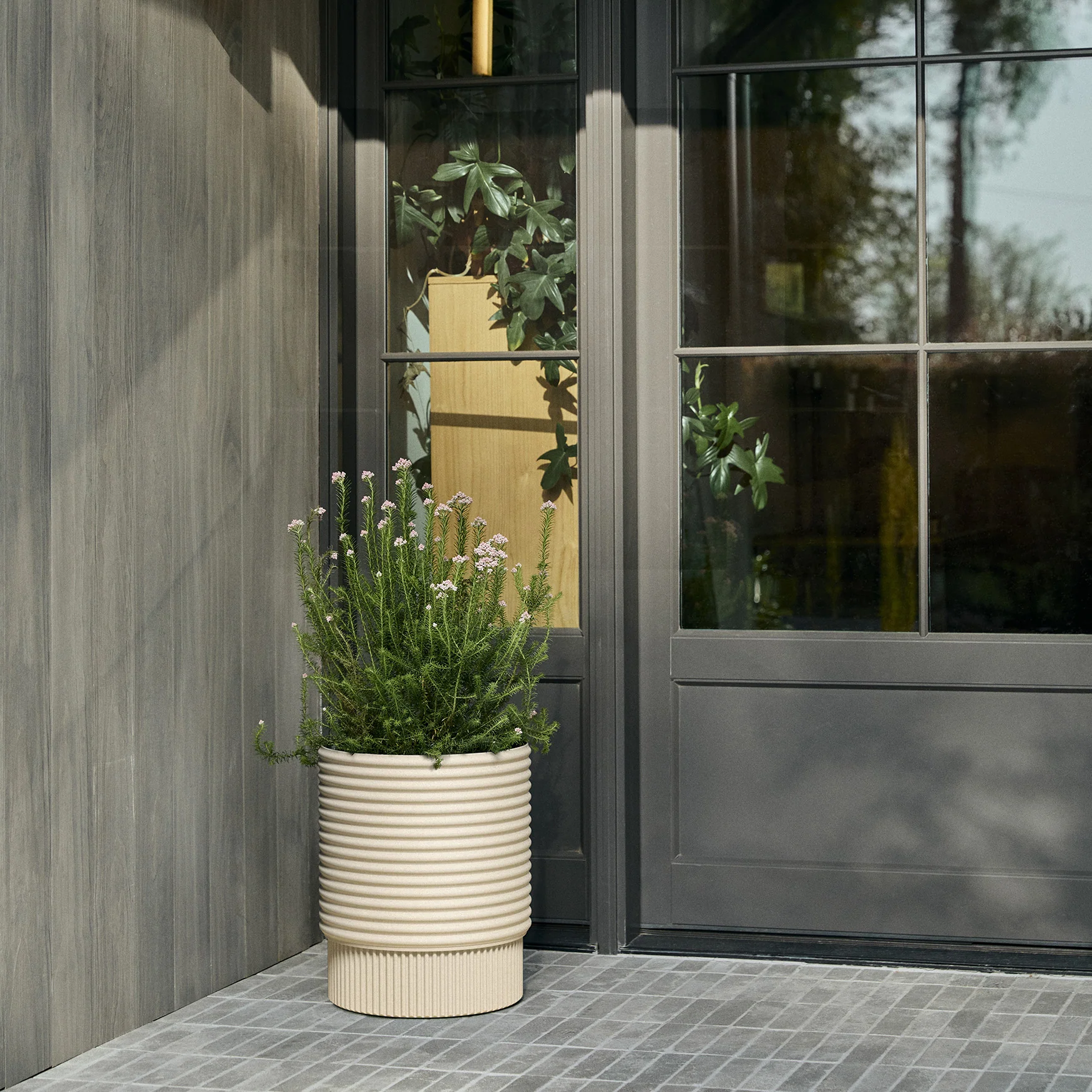 mod medium planter - Image 46