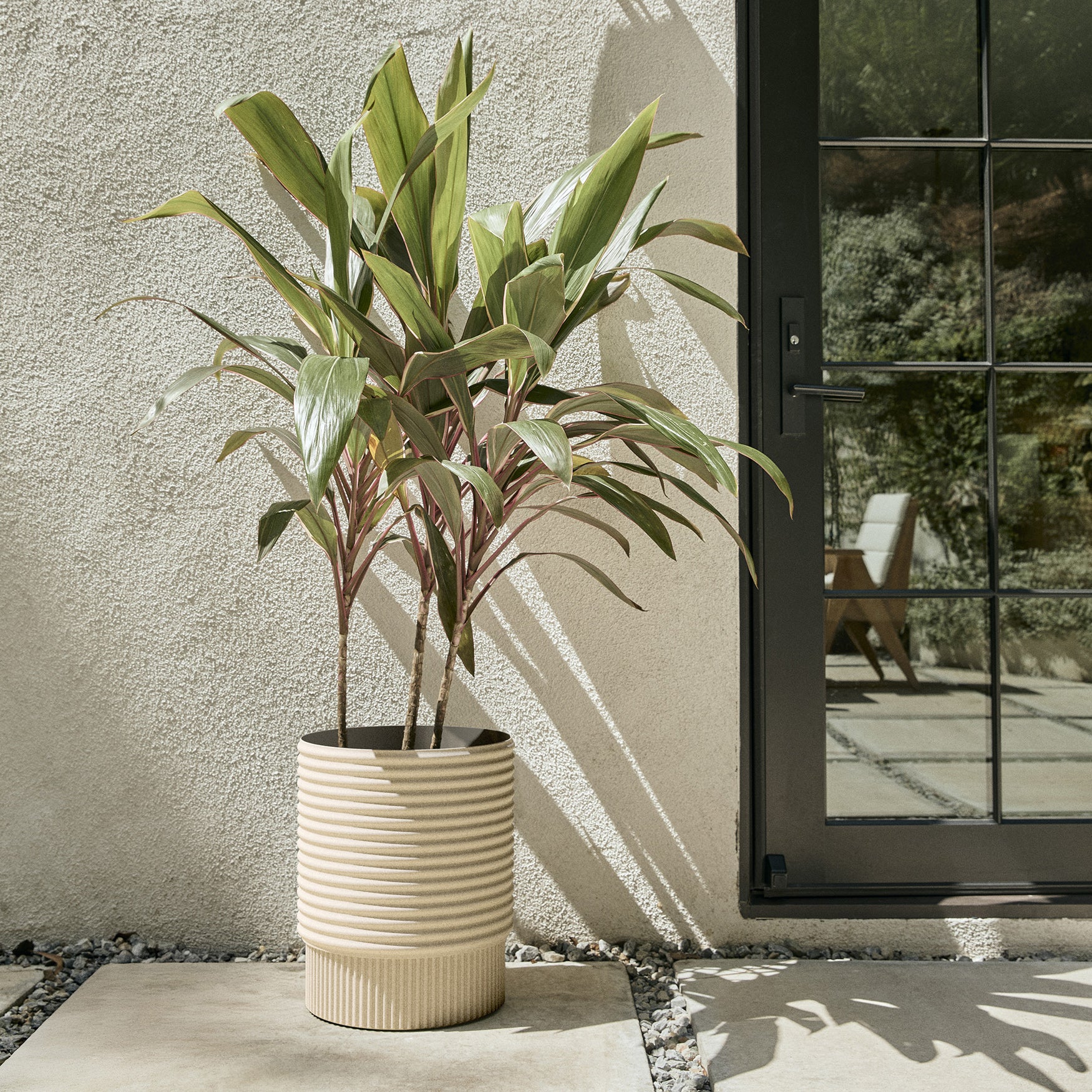 mod medium planter - Image 48