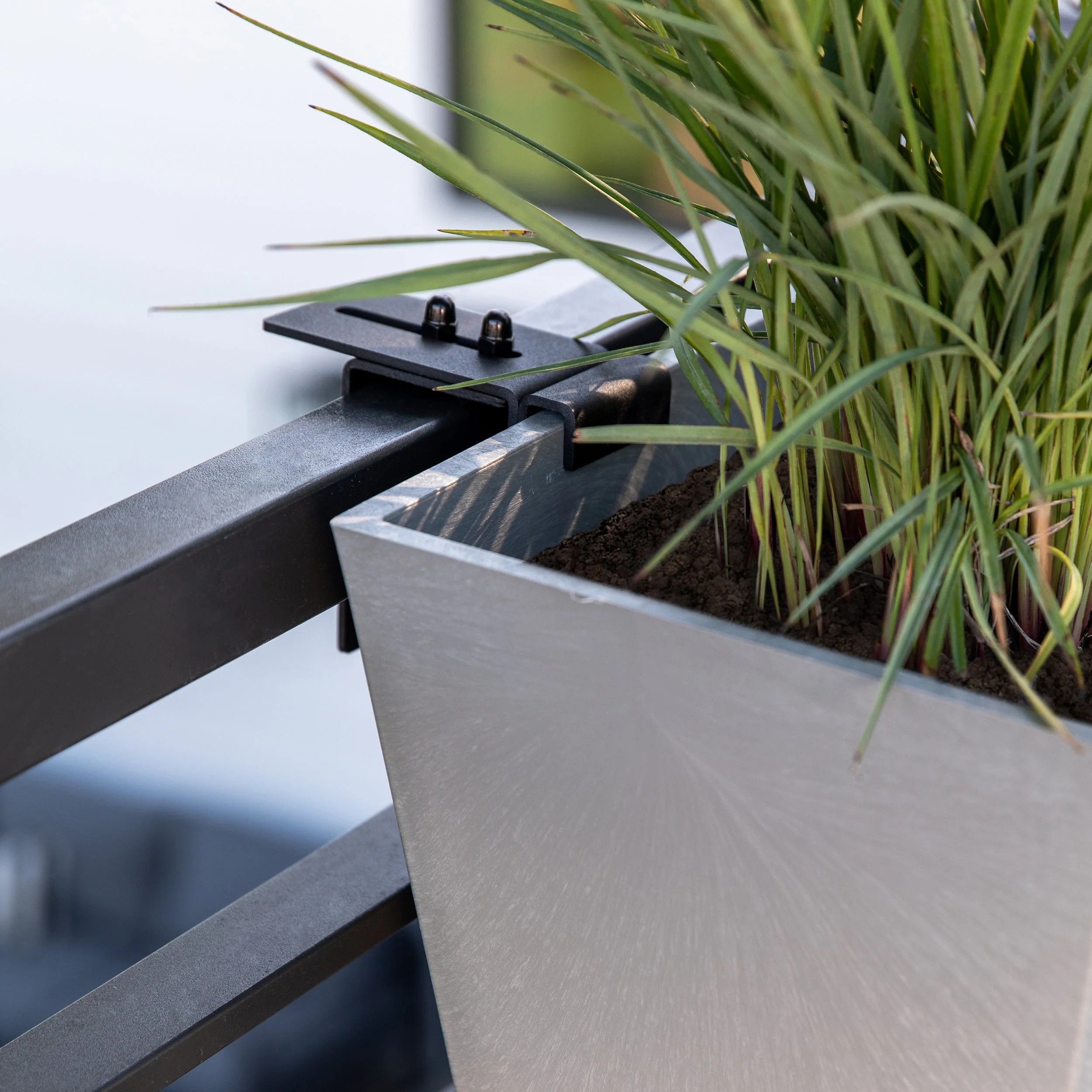 pure railing planter - Image 44